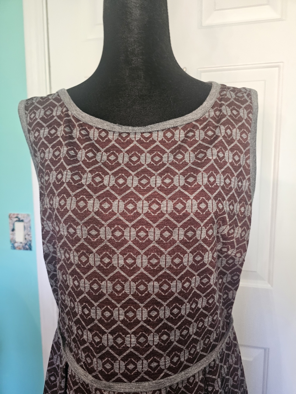 Max Studio Sleeveless Geometric Knit Dress in Burgundy and Gray Women's Sz L